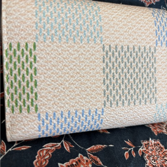 Louis Vuitton Victorine Wallet - Picture 13 of 16